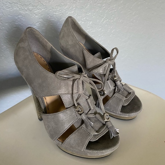 beautiful and elegant gray sandals Coach brand - Picture 3 of 9